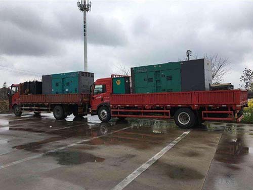 利通涂抹密封胶后，需要等待多长时间才能安装水冷式机油散热器密封件？